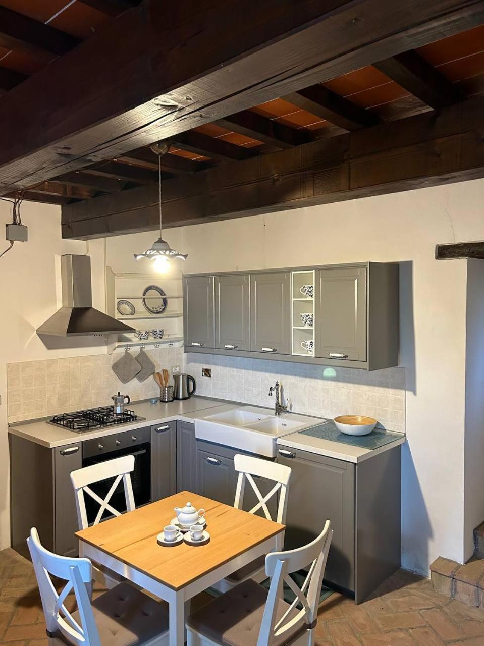 Borgo Tramonte Hotel Pratovecchio Szoba fotó